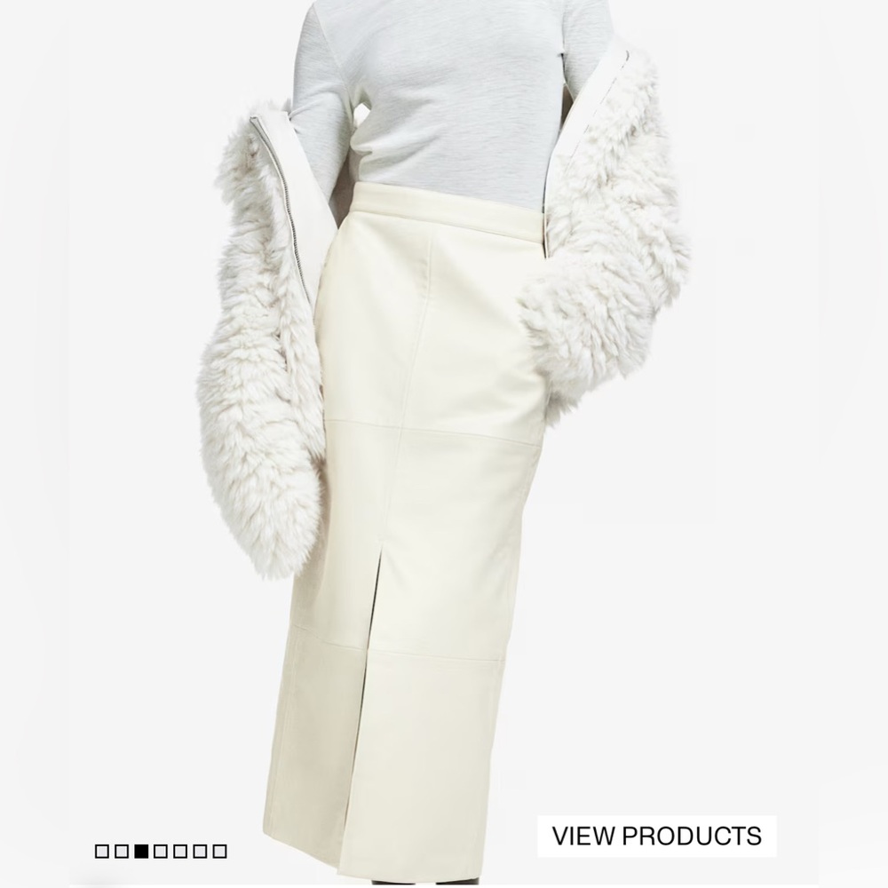 H&M COATED PENCIL SKIRT
$49.99 size 10